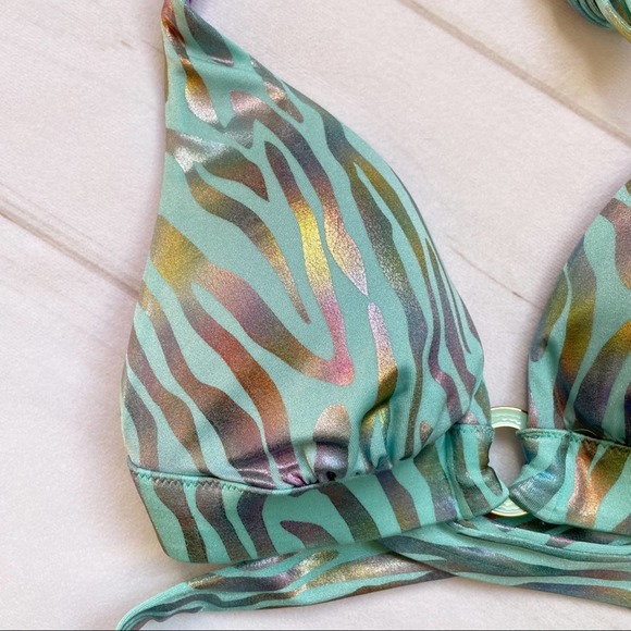 ❌SOLD❌Victoria’s Secret Push Up Bikini Top Green Purple Iridescent Print Size XS - Picture 3 of 10